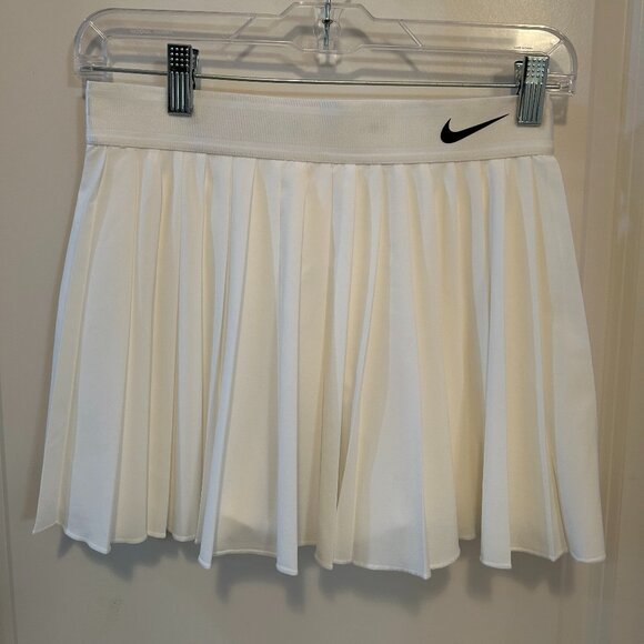 Nike Dri-Fit White Pleated Athletic Skort - Picture 1 of 6